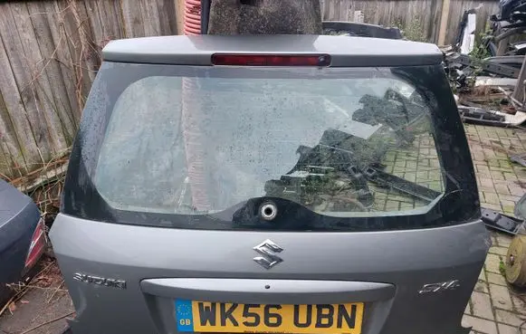 Suzuki SX4 Tailgate/trunk/boot lid