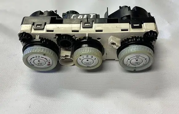 Mitsubishi Colt Climate control unit 69667301 PMN1645690 983860X