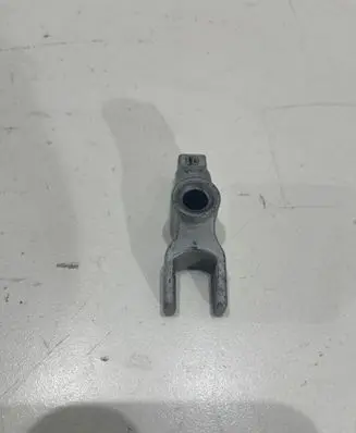 Opel Insignia A Fuel Injector clamp holder 