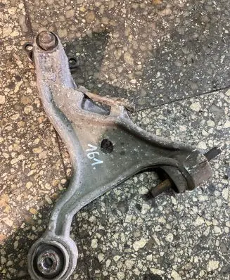 Volvo V70 Front lower control arm/wishbone