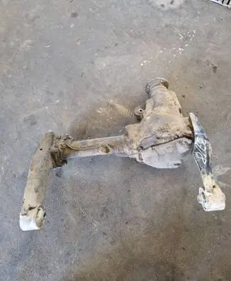 Mitsubishi Pajero Front axle beam 