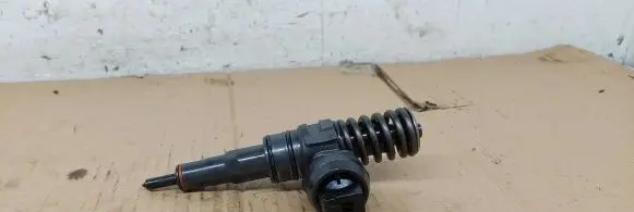 Volkswagen Sharan Fuel injector 038130079AX 0986441504