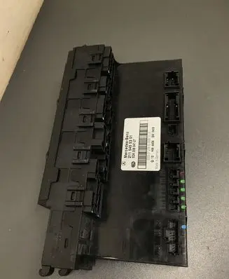 Mercedes-Benz CLS C219 Fuse module