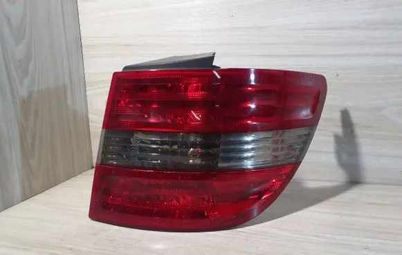 Mercedes-Benz B W245 Rear/tail lights A1698202664 27520207