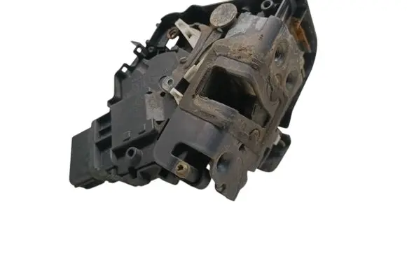 Ford Focus Front door lock 3M5AR21812AJ 4484A
