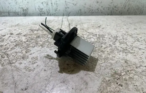 Mazda CX-5 Heater blower motor/fan resistor KD47A03 2Y07 HB18C