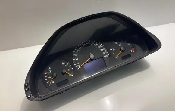 Mercedes-Benz E W210 Speedometer (instrument cluster) A2105402811 110080063 2105402811