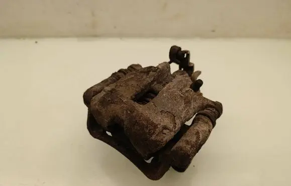 Opel Vivaro Rear brake caliper 