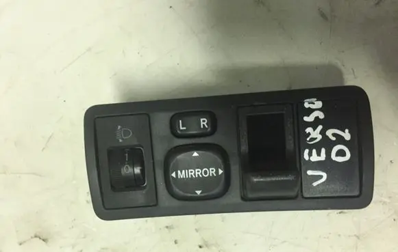 Toyota Corolla Verso E121 Wing mirror switch 183574