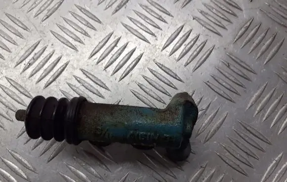 Toyota Yaris Clutch slave cylinder 