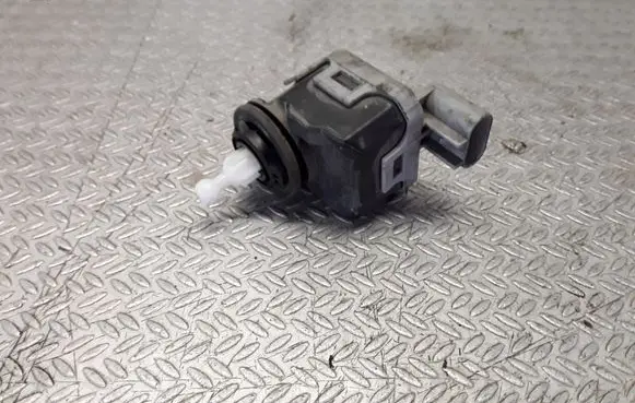 Opel Astra G Headlight level adjustment motor 90590665