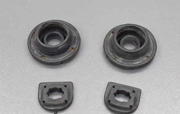 Ford Fiesta Radiator mount bracket 