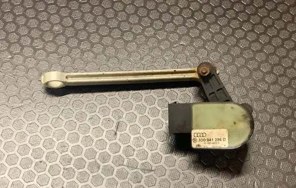 Headlight/headlamp level sensor