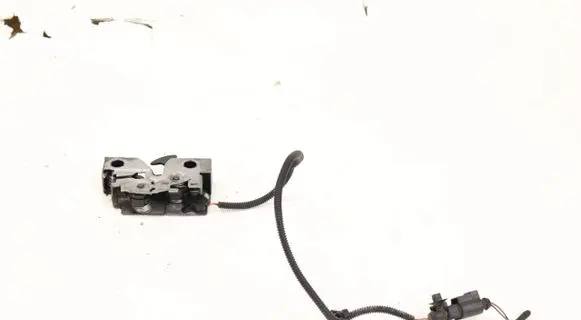 Seat Leon (5F) Engine bonnet/hood lock/catch 5F0823509D
