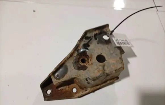 Ford Fiesta Engine mounting bracket 