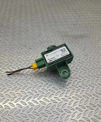 Mercedes-Benz E A207 Airbag deployment crash/impact sensor A1729056100
