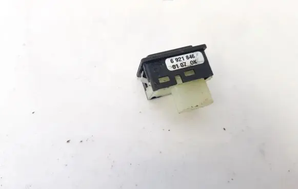 BMW 5 E60 E61 Tailgate opening switch 6921846 0107ok