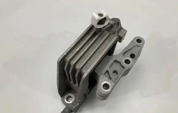 BMW X2 F39 Engine mount bracket 6875632