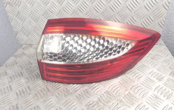 Ford Mondeo MK IV Rear/tail lights 7S7113404B 0374D