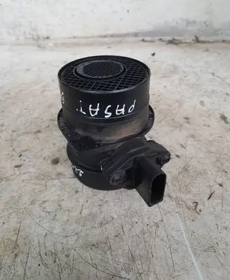Volkswagen PASSAT B6 Mass air flow meter 074906461