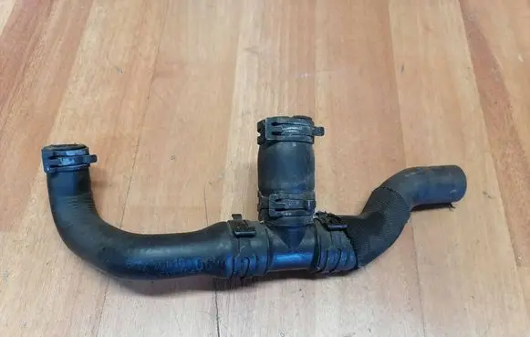 Mercedes-Benz C W203 Engine coolant pipe/hose 2038300796 A2038300796