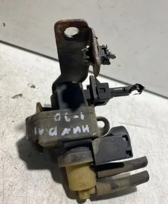 Hyundai i30 Vacuum valve 93900