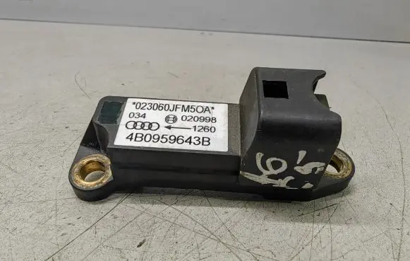Audi A6 S6 C5 4B Airbag deployment crash/impact sensor 4B0959643B