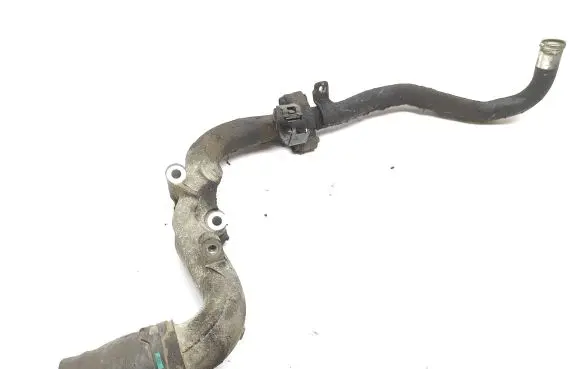 Toyota Land Cruiser (J200) Engine coolant pipe/hose
