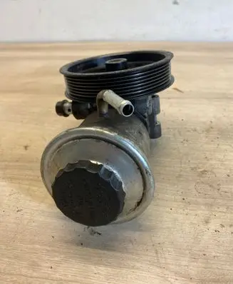 Toyota Avensis T250 Power steering pump