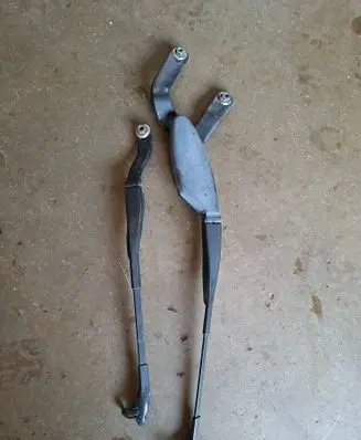 Mercedes-Benz E W211 Front wiper blade arm