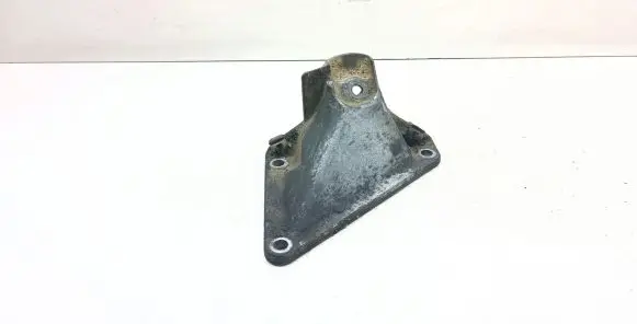 BMW 5 E60 E61 Engine mounting bracket 6761149