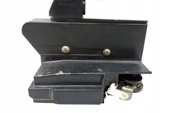 Dacia Duster II Rear door lock 825020888R