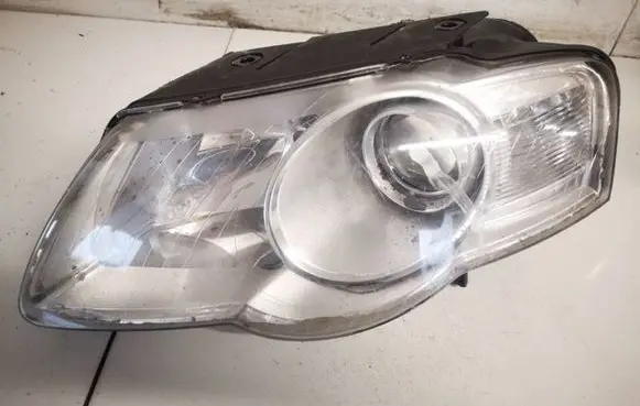 Volkswagen PASSAT B6 Headlight/headlamp
