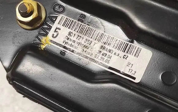 Volkswagen Polo IV 9N3 Clutch pedal 6Q1721059T