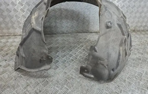 Front wheel arch liner splash guards