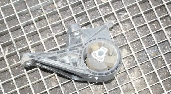 Chevrolet Orlando Gearbox mount 13305942
