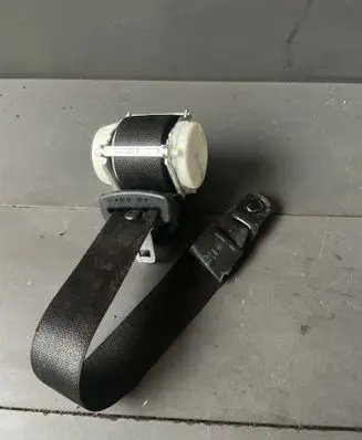 Rear seatbelt