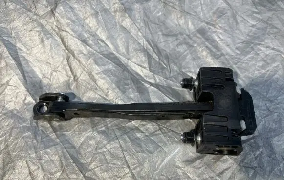 Volvo XC90 Rear door check strap stopper 31395138