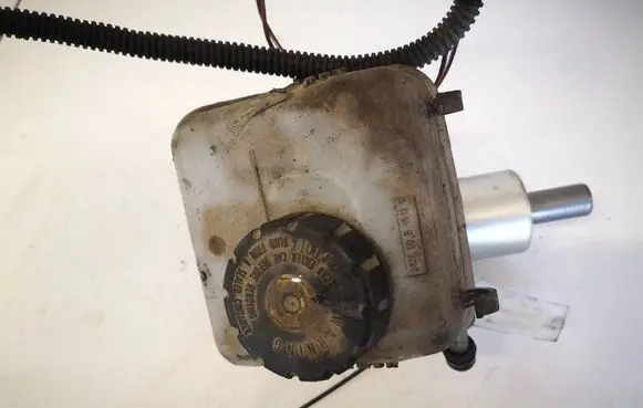 Opel Zafira A Brake fluid reservoir 