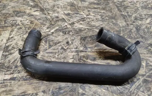 Jaguar XK8 - XKR Engine coolant pipe/hose