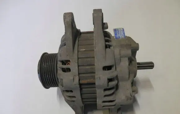 KIA Sorento Generator/alternator 373004A11225CRDI