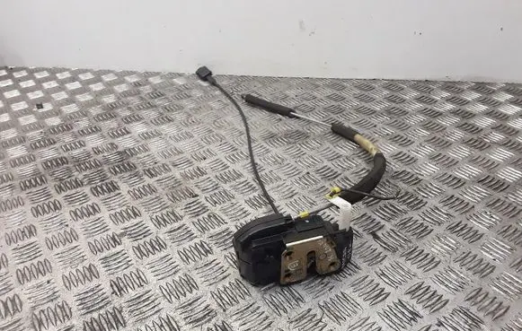 Nissan Micra C+C Front door lock 