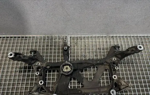 Volkswagen PASSAT B8 Front subframe 3Q0199369E