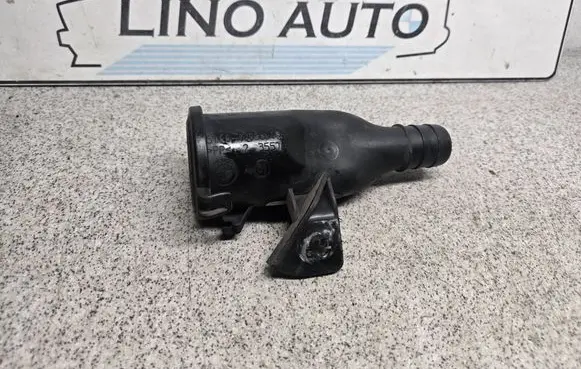 BMW 5 E39 Window washer liquid tank fill tube 61667038436