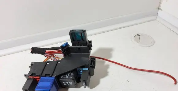 Audi A4 S4 B6 8E 8H Fuse module 8E1937503A