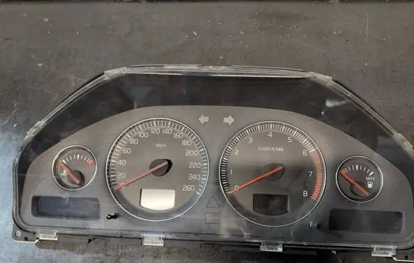 Volvo S80 Speedometer (instrument cluster) 30682272 69594210T