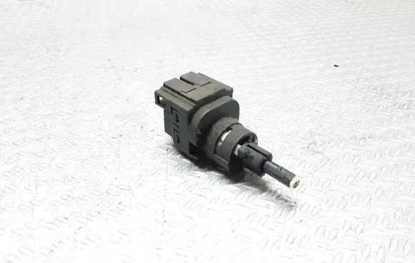 Volkswagen Polo IV 9N3 Brake pedal sensor switch 6Q0945511