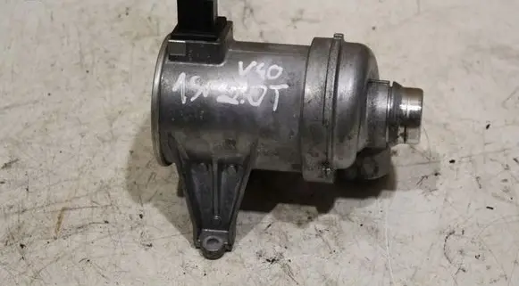Volvo V40 Water pump 31368715