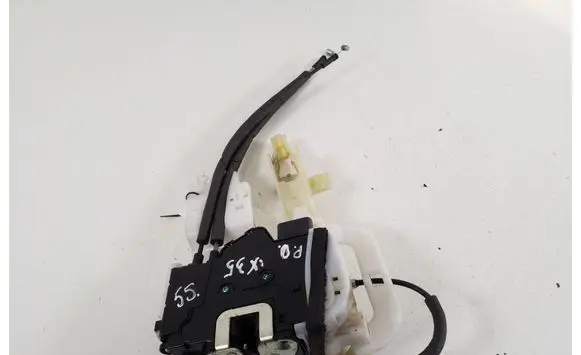 Hyundai ix35 Front door lock 813202Y020
