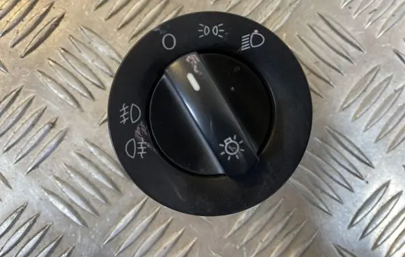 Volkswagen Touareg I Light switch 7L6941431Q 04054943